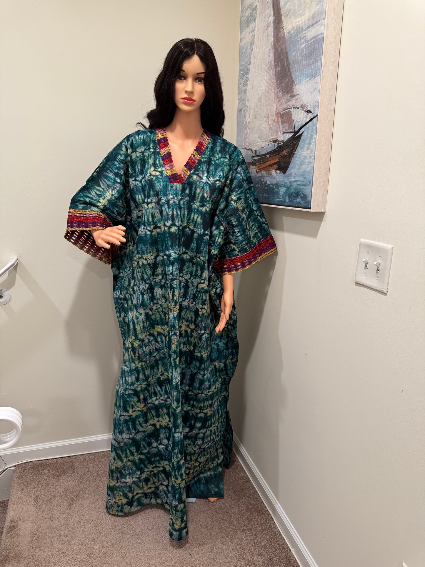 Hand-Dyed Batik (Adire)Boubou with Headwrap – Elegant African Kaftan