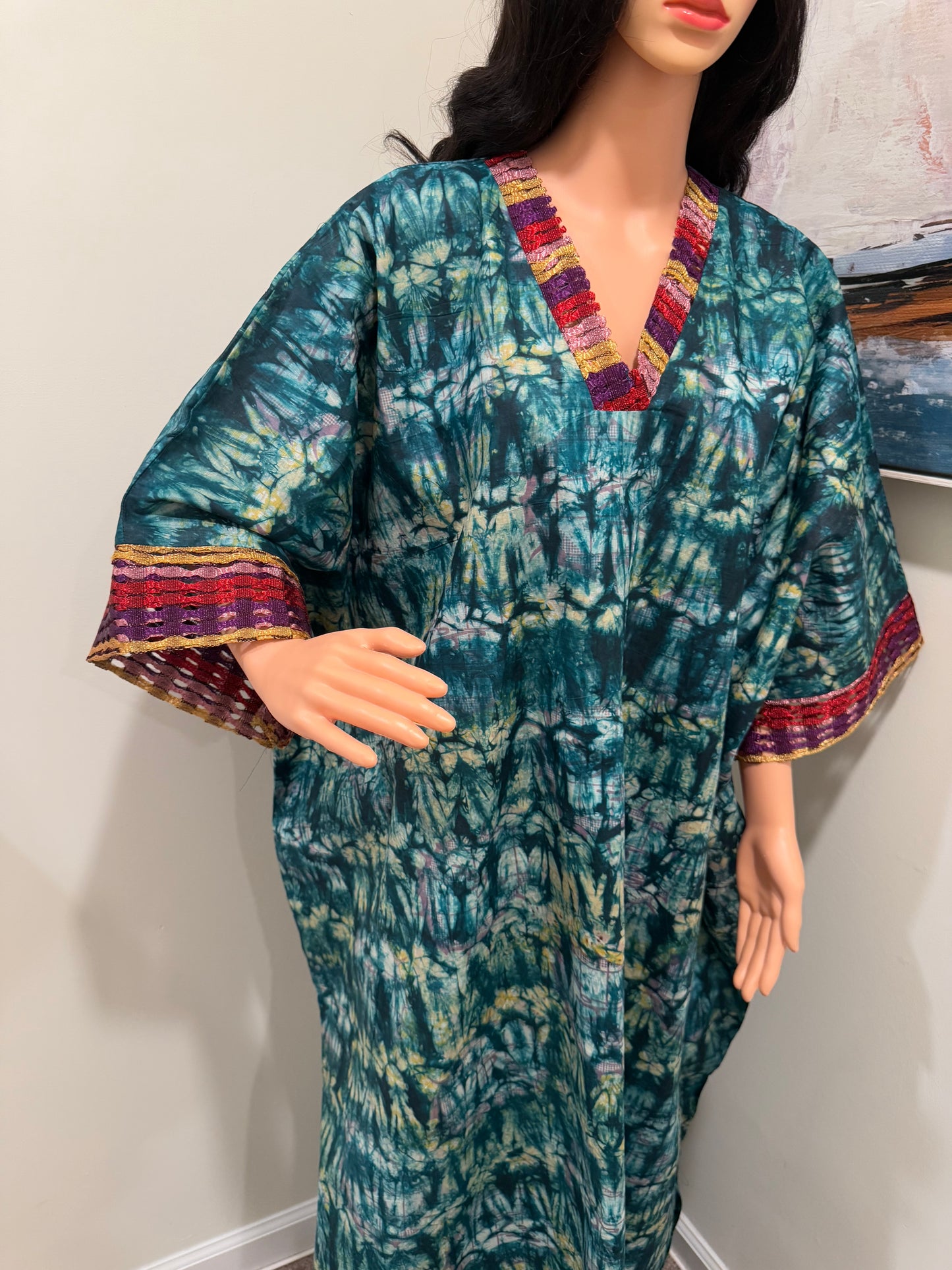 Hand-Dyed Batik (Adire)Boubou with Headwrap – Elegant African Kaftan
