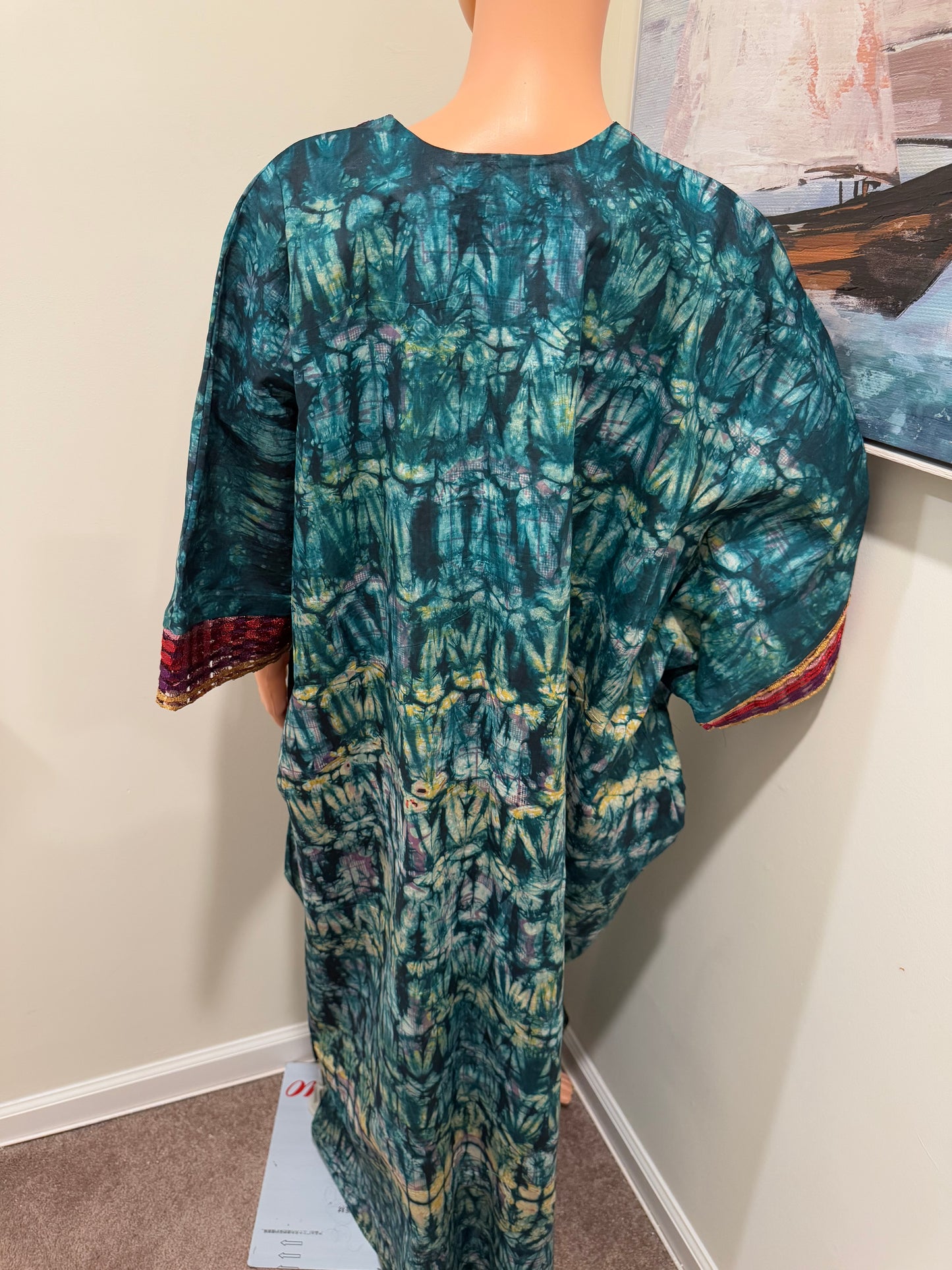 Hand-Dyed Batik (Adire)Boubou with Headwrap – Elegant African Kaftan